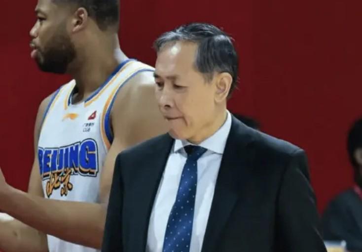 体育赛事直播-许利民：有些球员吊儿郎当，毫无责任感，如果不改变这支北京毫无希望